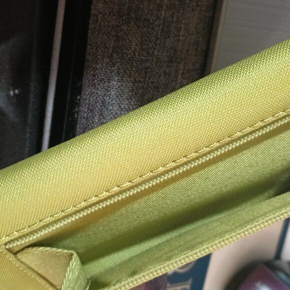 Etienne Aigner Green Flap Over Wallet. Continental Wallet Ivory Leather Trim - Picture 7 of 8